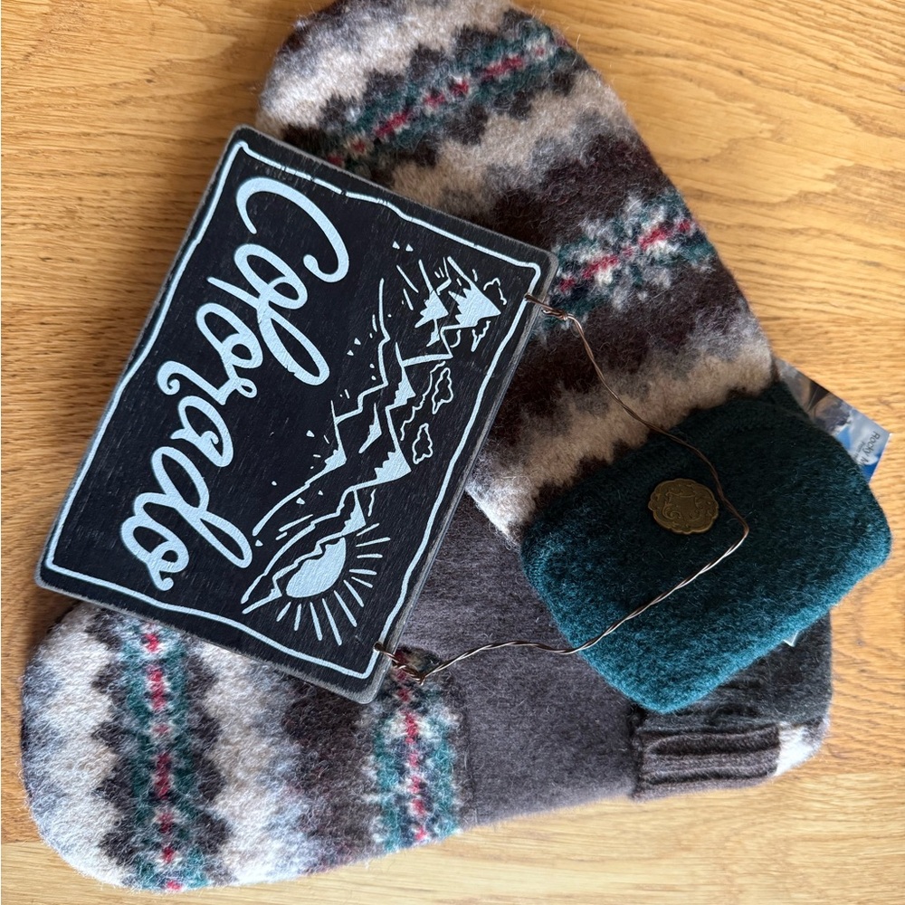 New Beautiful Handmade Woolen Mittens